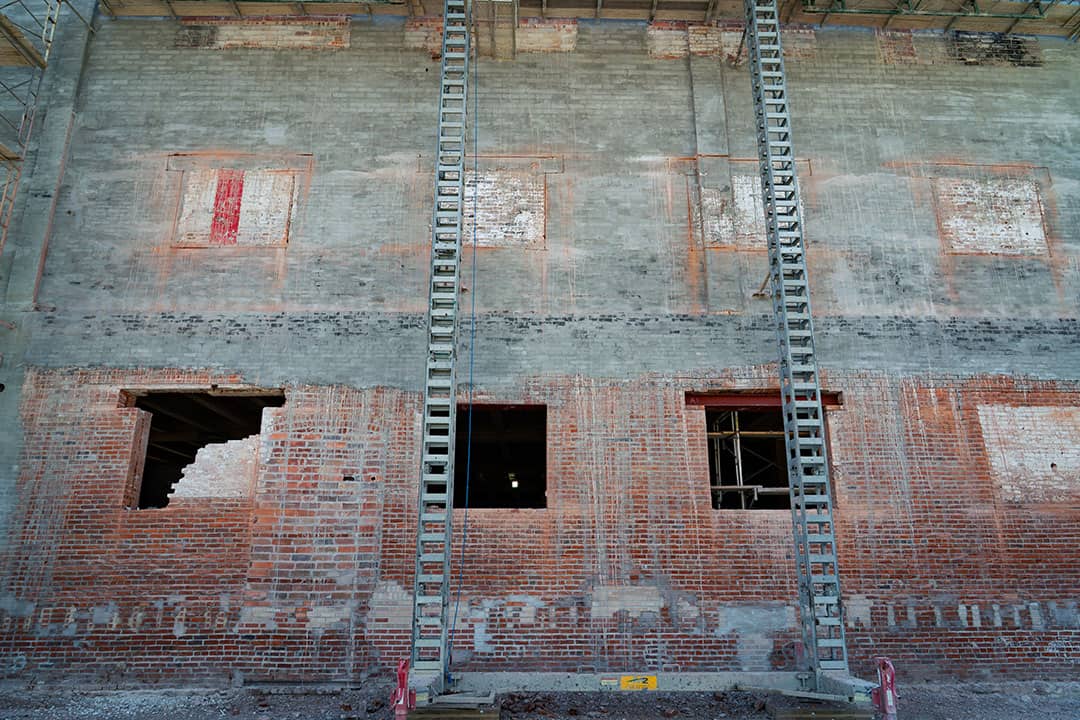 Helical beaming helped save the wall of the Carpenter Paper Warehouse in Des Moines, Iowa